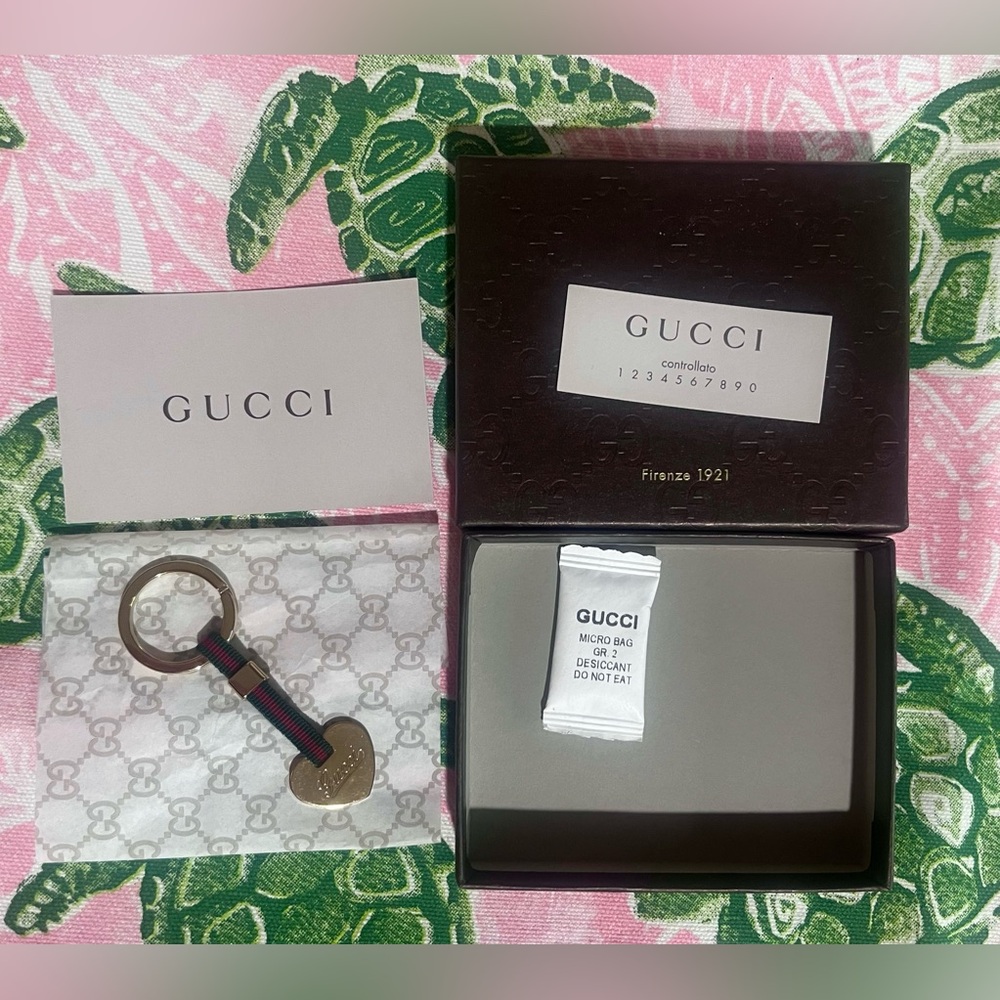 Gucci Sherry Line Gold Heart Keychain fully inclusive